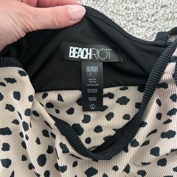 SOLD OUT Beach riot Eva bikini size L - Picture 4 of 10